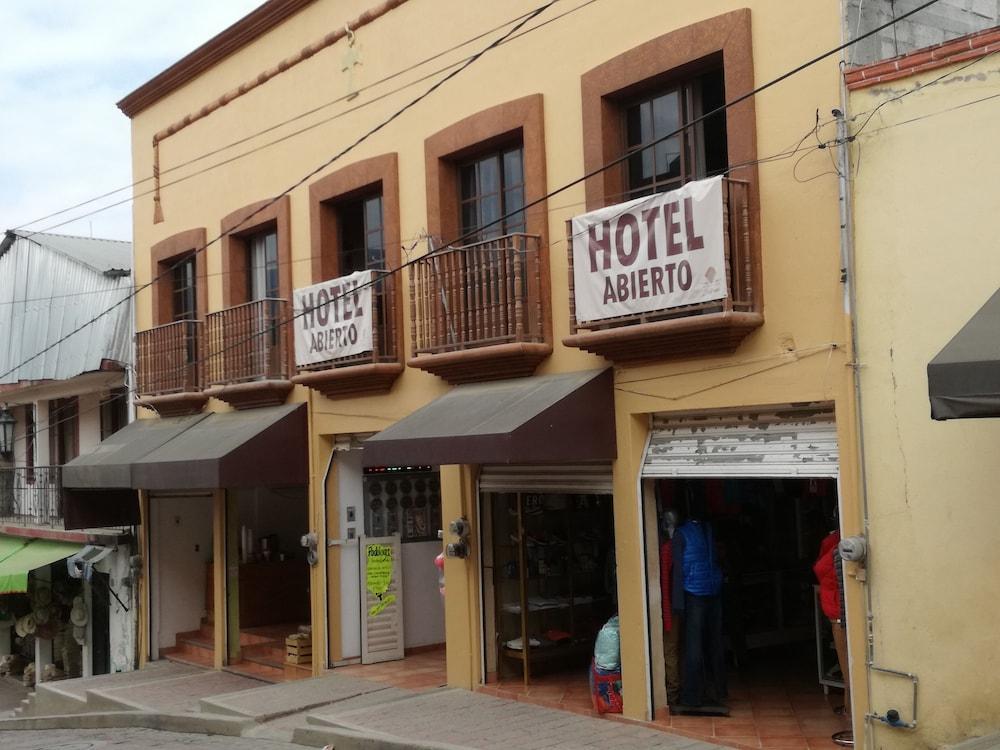 Hotel Y Plaza Jalpan de Serra Esterno foto